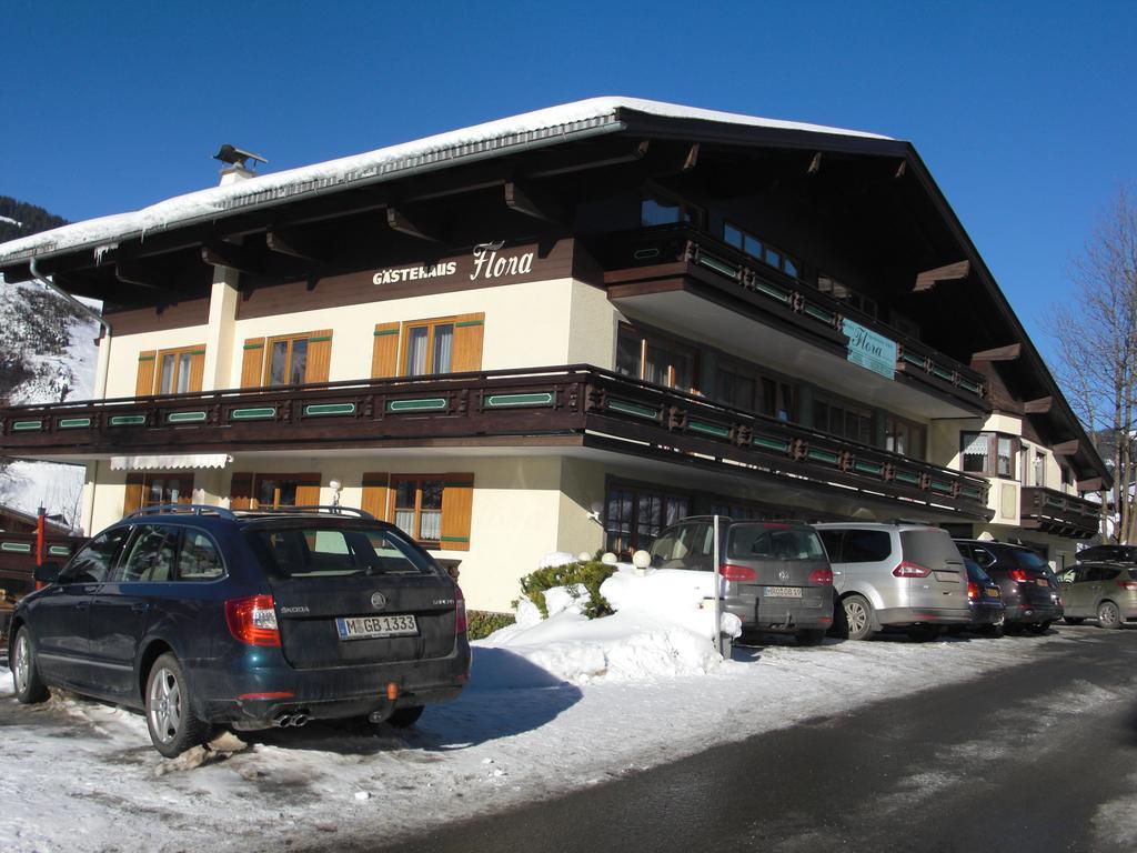 Hotel-Pension Flora Заалбах-Хинтерглем Екстериор снимка